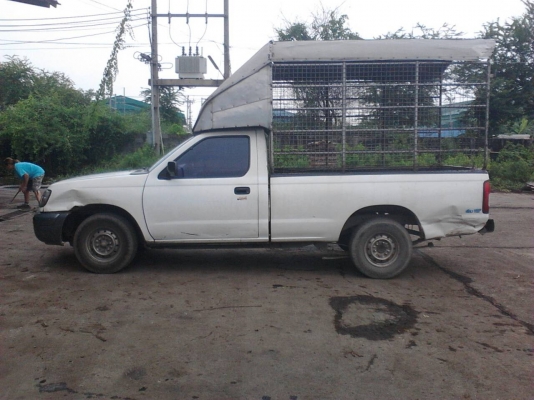 ขายรถกระบะ NISSAN-FRONTIEN ปี2000 ราคา 120,000บาท สนใจติดต่อคุณสมชาย โทร081-357-1861,086-306-5833