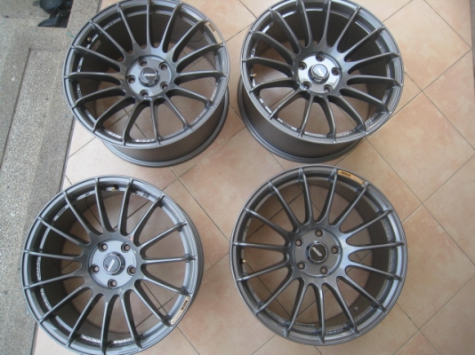 ขายล้อแม็กมือสอง cosmis mr-15 18" หน้า 8" หลัง 9" et35 5 รู 114.3 สีเทา ใช้แค่ 6 วัน สภาพใหม่ทุกวงครับ สนใจติดต่อเล็กคลองสามครับ (081-3747940)