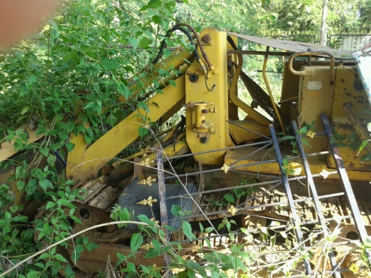 KOMATSU แพ็คคู่ครับ D20-5 และ D20-6 วันนี้พิเศษวันเดวครับ 120,000 ด่วนนะครับพี่น้อง ขายตามสภาพครับ KOMATSU แพ็คคู่ครับ D20-5 และ D20-6 วันนี้พิเศษวันเดวครับ 120,000 ด่วนนะครับพี่น้อง ขายตามสภาพครับ