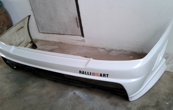 กันชนท้าย มิตซูบิชิแลนเซอร์ท้ายเบนซ์ (งานไฟเบอร์) ck4 กันชนท้าย มิตซูบิชิแลนเซอร์ท้ายเบนซ์ (งานไฟเบอร์) ck4