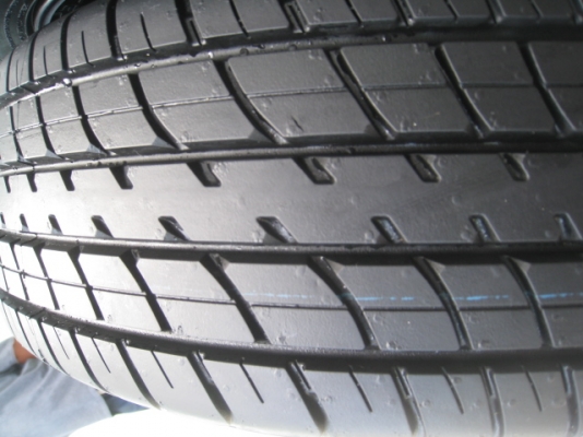 ขายล้อแม็กป้ายแดง vios trd3 15"x5.5" et45 4 รู 100 + ยางปี 13 สนใจติดต่อเล็กคลองสามครับ (081-3747940)