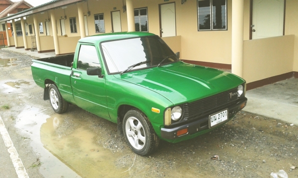 ขายรถคลาสสิค TOYOTA ม้ากระโดดรุ่นไฟกลม(หายาก)เพิ่มรูปคับ