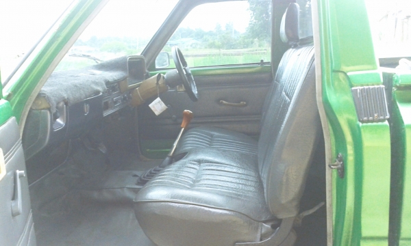 ขายรถคลาสสิค TOYOTA ม้ากระโดดรุ่นไฟกลม(หายาก)เพิ่มรูปคับ