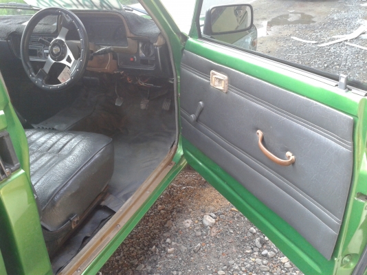 ขายรถคลาสสิค TOYOTA ม้ากระโดดรุ่นไฟกลม(หายาก)เพิ่มรูปคับ