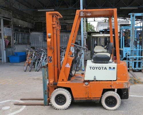 รถยกน้ำมันเบนซิน ขนาด 900 กิโลกรัม Toyota 2FGL9 รถยกน้ำมันเบนซิน ขนาด 900 กิโลกรัม Toyota 2FGL9