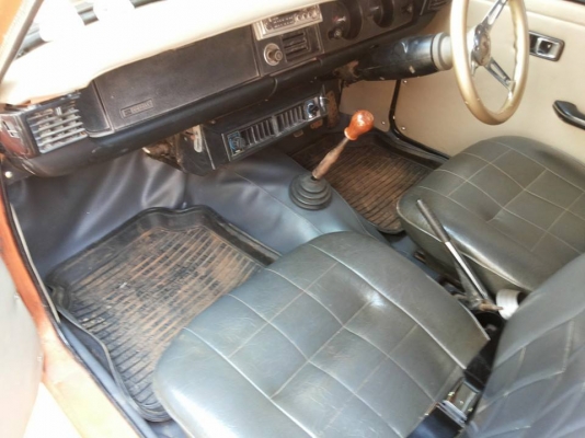 น้องฝากขายครับ เรโทรคาร์สวยๆจบๆ TOYOTA KE20 4ประตู เครื่องเดิม3K 1,160CC  ไม่แก๊ส เครื่องดีมากๆ ประหยัด ไม่มีสะอึกช่วงล่างบิ้วด์ใหม่ ไม่มีหลวมเกียร์ดีไม่หลุด สีใหม่สวยสด ภายในสวยคอนโซลเต็ม แอร์เย็น เบาะหนัง ล้อแม็ก ยางดี5เส้น ระบบไฟครบ พร้อมใช้งาน เอกสารค