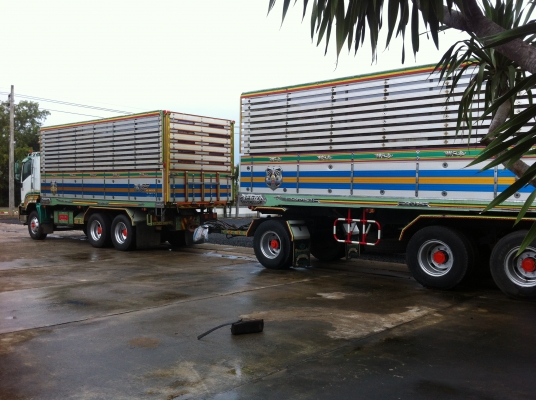 ขายรถพ่วง 22 ล้อ 2 เพลา แม่-ลูก กระบะเนียมคอกเกษตรดั้ม ISUZU FXZ DECA 360 ปี.52 ปรายปี รถสวยมาก วิ้งน้อย สนใจโทร