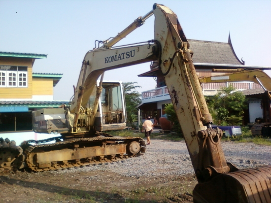 ขาย!! KOMATSU  PC200-2 / PC200-3 / 20-HT.