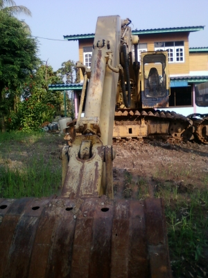 ขาย!! KOMATSU  PC200-2 / PC200-3 / 20-HT.