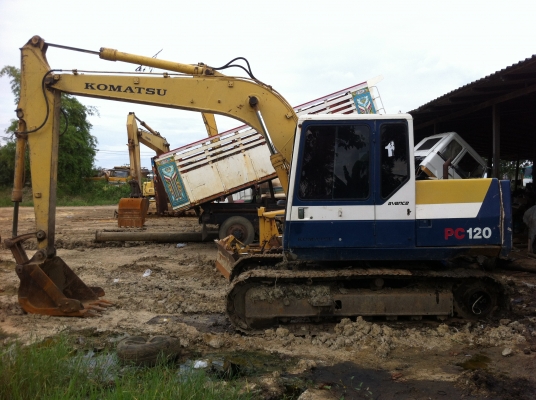 ขายรถแบคโฮ KOMATSU PC-120-5 ไฟฟ้าครบ ช่วงล้างเต็ม รถสวยมาก พร้อมใช้ ราคาย้อมๆสนใจรีบจองเลย