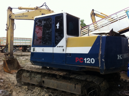 ขายรถแบคโฮ KOMATSU PC-120-5 ไฟฟ้าครบ ช่วงล้างเต็ม รถสวยมาก พร้อมใช้ ราคาย้อมๆสนใจรีบจองเลย