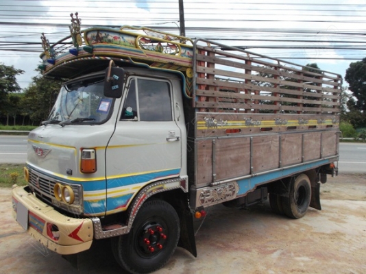 รถบรรทุก 6 ล้อ ยี่ห้อ HINO รุ่น KM 100 แรงม้า