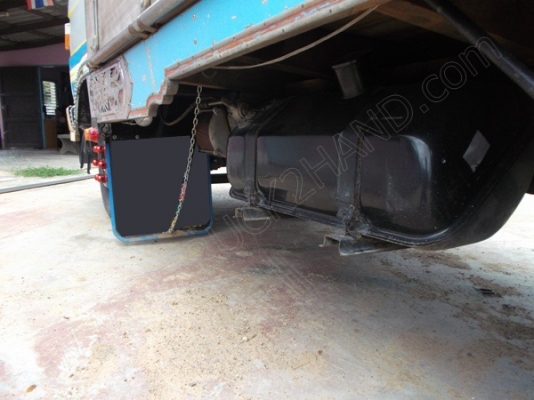 รถบรรทุก 6 ล้อ ยี่ห้อ HINO รุ่น KM 100 แรงม้า