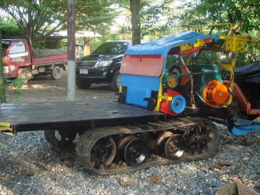 รถขนย้ายสินค้าเกษตร 2 คัน