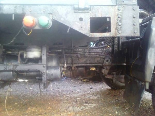 รถบรรทุก 6 ล้อ ยี่ห้อ HINO รุ่น KM310