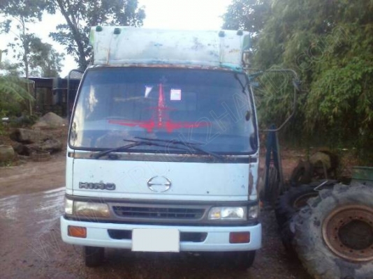 รถบรรทุก 6 ล้อ ยี่ห้อ HINO รุ่น KM310