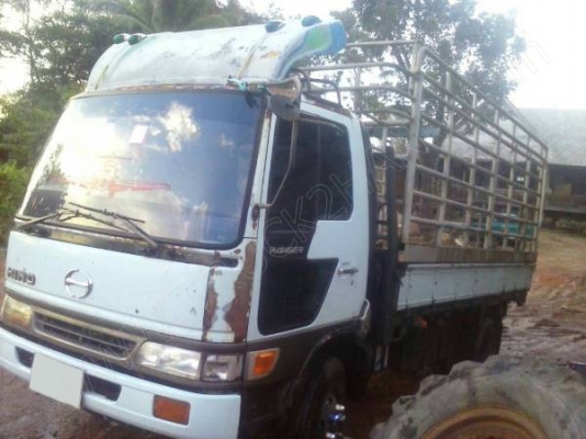 รถบรรทุก 6 ล้อ ยี่ห้อ HINO รุ่น KM310