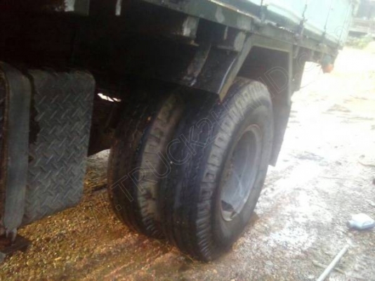 รถบรรทุก 6 ล้อ ยี่ห้อ HINO รุ่น KM310