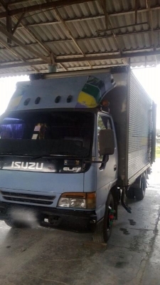 รถอิซูซุ 6 ล้อ NPR ตู้เย็น 120 แรงม้า ปี 38  ( ฝาขาว )  สนใจติดต่อ 081 - 6079515