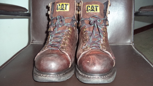 Caterpillar น้ำตาล size 43