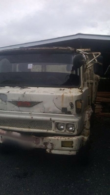 รถฮีโน่ 10 ล้อดั้ม KL300  168 แรงม้า  สนใจติดต่อ 081 - 6079515