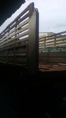 รถฮีโน่ 10 ล้อดั้ม KL300  168 แรงม้า  สนใจติดต่อ 081 - 6079515