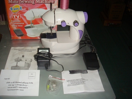 ขายจักรเย็บผ้ามือถือ MINI