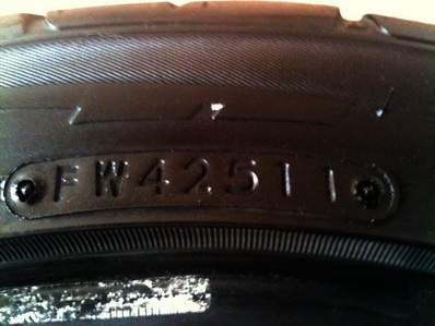 ยาง17นิ้ว 2 เส้น ยี่ห้อ Toyo 205-45-17 ปี2011