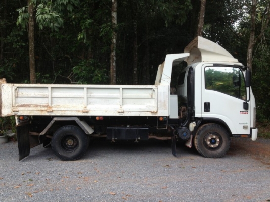 ฝากขายดาวน์ 6 ล้อดั้มพ์ ISUZU NPR150 แรงม้า รถปี 2553 รถสวยสภาพพร้อมใช้งาน ราคาต่อรองได้ 087-2976734