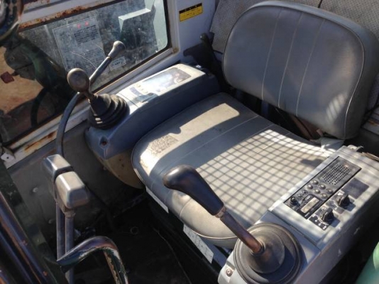 ขายรถแบคโฮ KOBELCO SK 75 UR-2 มีVDOครับ รถนอกนำเข้าจากญี่ปุ่นแท้ สวยมากๆแทร็คยางเต็ม ปั้มนิ้ว คอลโทรลสั้น นำเข้าจากญิ่ปุ่น ติดต่อ 081-2990958