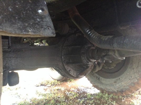 ขาย 10 ล้อหัวยาวเพลาเดียว สภาพสวยพร้อมใช้งาน เครื่อง 6BD1 165 แรงม้า เกียร์ร็อคกี้ คัสซีสวย ช่วงล่าง JCM ยางเต็ม ทะเบียนพร้อมโอนครับ