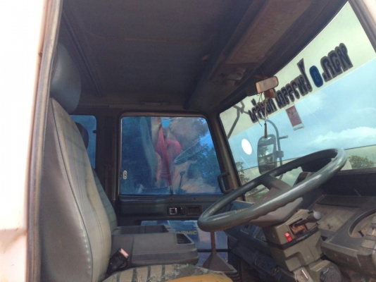 หกล้อดั้ม หกล้อดั้ม