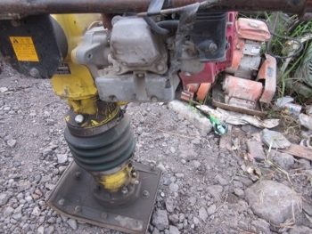 ขาย-เครื่องตบดิน แบบตบกระโดด จิงโจ้ เก่าญี่ปุ่น สภาพพร้อมใช้งาน แรงสูง ตัวใหญ่ ราคาอยู่ที่ 14,000 - 16,000 บาท ขาย-เครื่องตบดิน แบบตบกระโดด จิงโจ้ เก่าญี่ปุ่น สภาพพร้อมใช้งาน แรงสูง ตัวใหญ่ ราคาอยู่ที่ 14,000 - 16,000 บาท