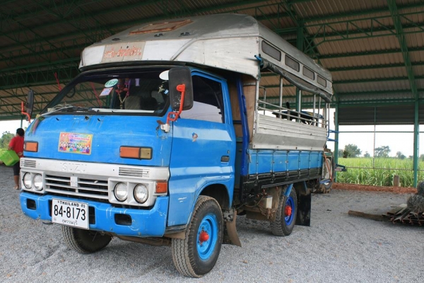 isuzu 4 ล้อรับส่งนักเรียน พร้อมใช้งาน ปรับลงอีก เหลือ135000