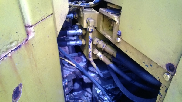 รถบดสั่นสะเทือน SAKAI SW-40 เครื่อง3สูบดีเซล..สวยพร้อมใช้ เล่มพร้อม รถบดสั่นสะเทือน SAKAI SW-40 เครื่อง3สูบดีเซล..สวยพร้อมใช้ เล่มพร้อม