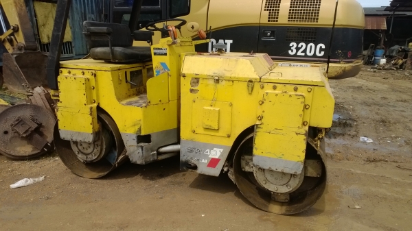 รถบดสั่นสะเทือน SAKAI SW-40 เครื่อง3สูบดีเซล..สวยพร้อมใช้ เล่มพร้อม รถบดสั่นสะเทือน SAKAI SW-40 เครื่อง3สูบดีเซล..สวยพร้อมใช้ เล่มพร้อม