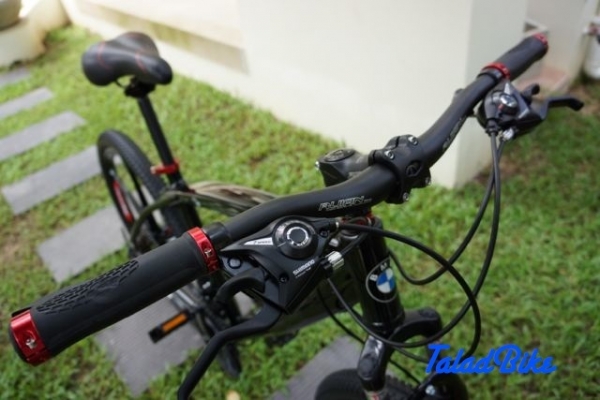 จักรยานเสือภูเขา BMW เฟรมโค้งแบบซ่อนสาย ล้อแม็ก 26 นิ้ว สีดำ