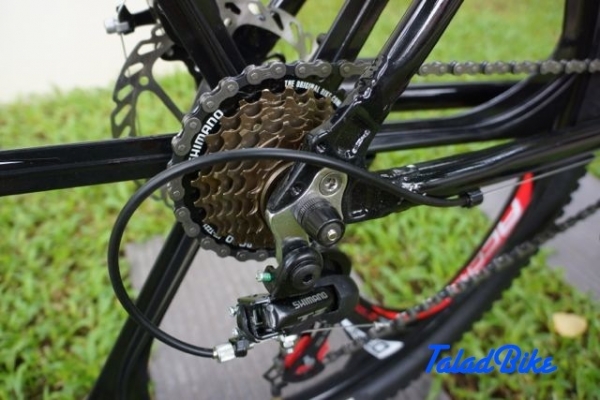 จักรยานเสือภูเขา BMW เฟรมโค้งแบบซ่อนสาย ล้อแม็ก 26 นิ้ว สีดำ