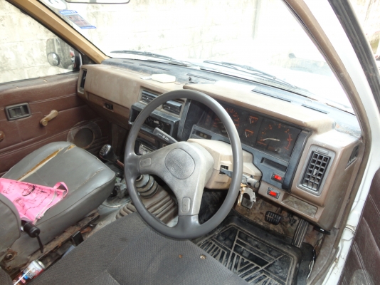 ขายบิ๊กเอ็มแคบเล็ก กระเบาะลอย พวงมาลัยเพาเวอร์  ราคา 65000 บาท