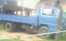 ISUZU NPR 115 HP 4BD1 ปี 36 กระบะเหล็กคาร์โก้ความยาว 4.30 เมตรสภาพสวย เครื่องแน่นแรงดีไม่เยิ้ม ภายในเก๋งสวยเดิมๆไม่มีผุกร่อน เกียร์สั้น ช่วงล่างใหญ่คัชซีสวยไม่มีดาม เฟืองท้ายติด F ครบแล้ว  ยาง 8.25 ขอบ 16 สภาพดี 70\% พร้อมใช้งาน เอกสารทะเบียนครบพร้อม ราคาต