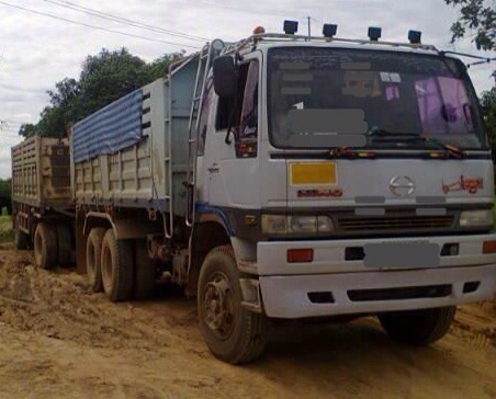 HINO FM 2K 260 HP K13D รถพ่วงแม่+ลูก กระบะดั๊มพ์เหล็ก 12 ตันของอู่เสรีชัยสภาพสวยทั้งแม่ทั้งลูก ลูก 2 เพลาดั๊มพ์ความยาว 6.40 เมตร เครื่องแน่นแรงดีเดิมๆภายในก๋งคอนโซลสวยครบ แอร์เย็น พวงมาลัยเพาเวอร์ ระบบเบรคทริ๊ปฟี้ครบครัน ช่วงล่างแน่นยางสภาพดี 80\% พร้อมบรร