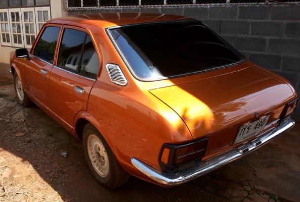 TOYOTA KE20 4Dr 1160 CC. MT สวยจัดรอบคันพร้อมใช้งาน เครื่องแห้งแรงดีเดิมๆไม่มีเยิ้ม ภายในเก๋งคอนโซลสวยคลาสสิคเดิมๆไม่มีผุกร่อน สีสันบางเดิม ล้อแม็กลายสวย ยางสภาพดี 70\% พร้อมใช้งาน เอกสารทะเบียนครบพร้อมโอน ราคาต่อรองได้ครับ