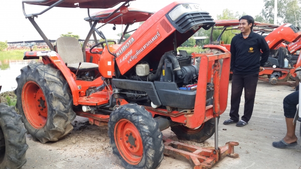 ขายถูกสุดๆ คูโบต้า L4508 พร้อมใบมีดและผาน 4 ขายถูกสุดๆ คูโบต้า L4508 พร้อมใบมีดและผาน 4