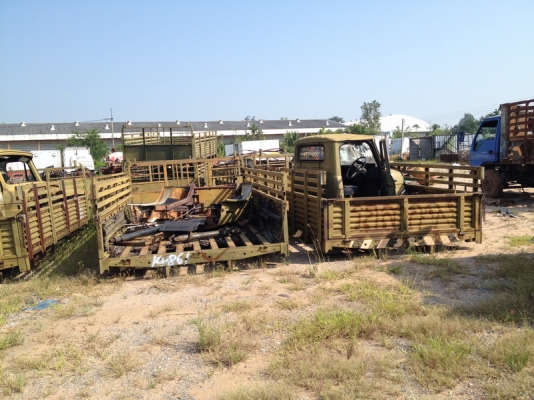 ขายกระบะคาร์โก้ สภาพดีมากมีหลายลูก ยาว 4.20 เมตร กว้าง 2.40 เมตร คัชซีกว้าง 87 ซม(ขยับแก้ไขได้) ฝาทึบสูง 55 ซม รวมรั้ว สูง 93 ซม ยาว 4.20 เมตร กว้าง 2.40 เมตร มีหลายลูกขายถูกๆครั