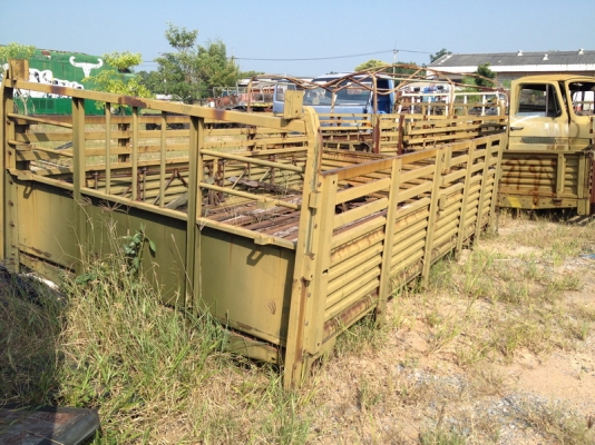 ขายกระบะคาร์โก้ สภาพดีมากมีหลายลูก ยาว 4.20 เมตร กว้าง 2.40 เมตร คัชซีกว้าง 87 ซม(ขยับแก้ไขได้) ฝาทึบสูง 55 ซม รวมรั้ว สูง 93 ซม ยาว 4.20 เมตร กว้าง 2.40 เมตร มีหลายลูกขายถูกๆครั