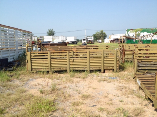 ขายกระบะคาร์โก้ สภาพดีมากมีหลายลูก ยาว 4.20 เมตร กว้าง 2.40 เมตร คัชซีกว้าง 87 ซม(ขยับแก้ไขได้) ฝาทึบสูง 55 ซม รวมรั้ว สูง 93 ซม ยาว 4.20 เมตร กว้าง 2.40 เมตร มีหลายลูกขายถูกๆครั