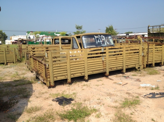 ขายกระบะคาร์โก้ สภาพดีมากมีหลายลูก ยาว 4.20 เมตร กว้าง 2.40 เมตร คัชซีกว้าง 87 ซม(ขยับแก้ไขได้) ฝาทึบสูง 55 ซม รวมรั้ว สูง 93 ซม ยาว 4.20 เมตร กว้าง 2.40 เมตร มีหลายลูกขายถูกๆครั