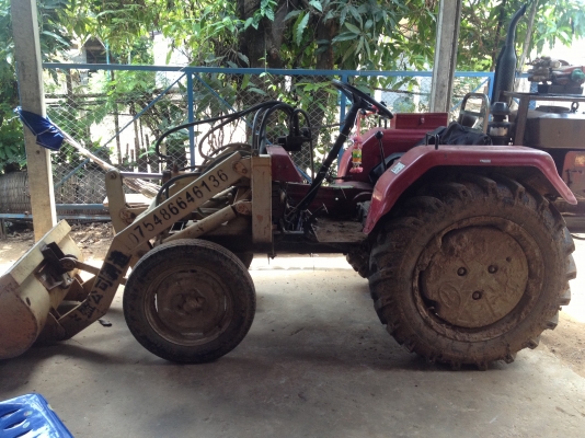 รถตักล้อยางพร้อมใช้ รถตักล้อยางพร้อมใช้