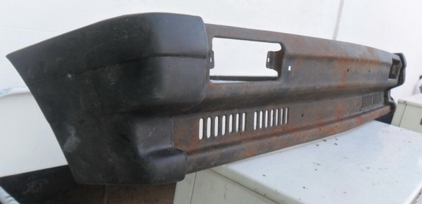 กันชนหน้า Mazda Familia น้อย ขาย1000.-