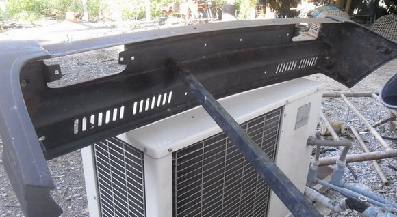 กันชนหน้า Mazda Familia น้อย ขาย1000.- กันชนหน้า Mazda Familia น้อย ขาย1000.-